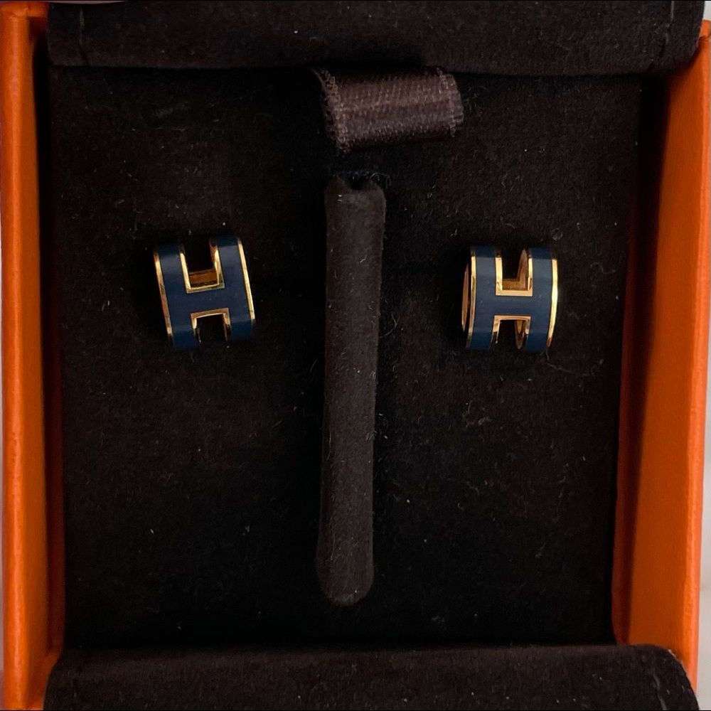 New & Authentic HERMES Rose Gold Lacquered Mini Pop H Earrings in Bleu Fonce.